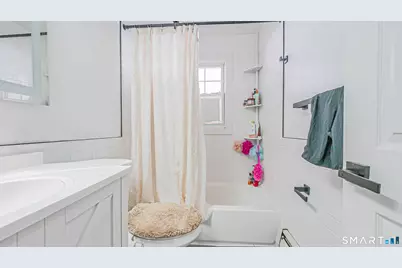 243 Sunshine Circle, Bridgeport, CT 06606 - Photo 6