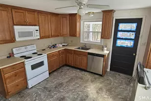 53 Martone St, Waterbury, CT 06708 - Photo 8