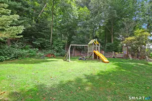 22 Beverly Rd, Trumbull, CT 06611 - Photo 24