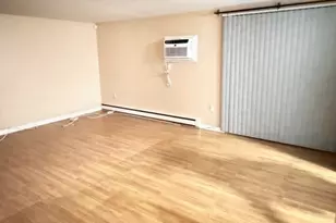 57 Burgundy Hill Ln, Middletown, CT 06457 - Photo 2