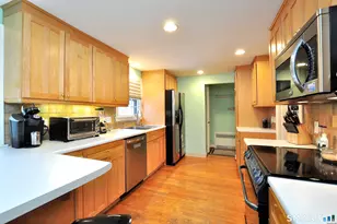 22 Tunxis Rd, West Hartford, CT 06107 - Photo 14