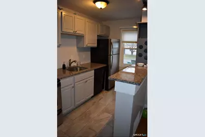 19 Vine Hill Road, West Hartford, CT 06110 - Photo 4