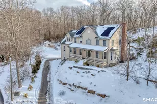 11 Catbird Ln, East Lyme, CT 06333 - Photo 2