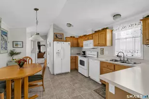 1 Jensen Ct, Southington, CT 06489 - Photo 4