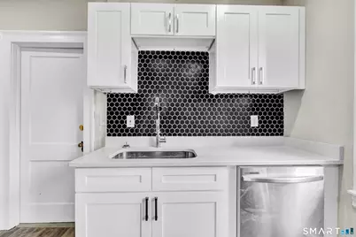 126 Thomas Street, West Hartford, CT 06119 - Photo 14