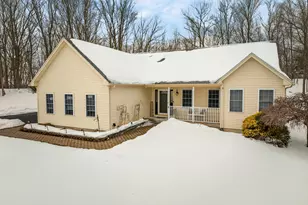 4 N Ridge Dr, Cromwell, CT 06416 - Photo 2