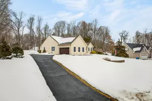 4 N Ridge Dr, Cromwell, CT 06416 - Photo 4