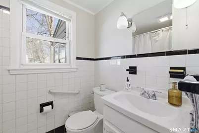 18 Saint James Street, West Hartford, CT 06119 - Photo 18