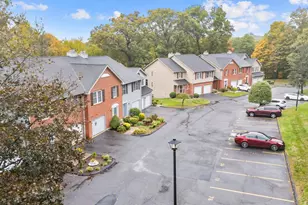 98 Crown Ridge, Newington, CT 06111 - Photo 2