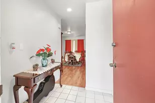 22 Montoya Dr, Branford, CT 06405 - Photo 2