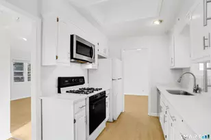 3432 Old Town Rd, Bridgeport, CT 06606 - Photo 12