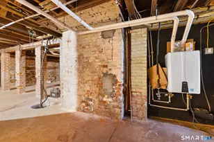 50 Vine St, New Britain, CT 06052 - Photo 4