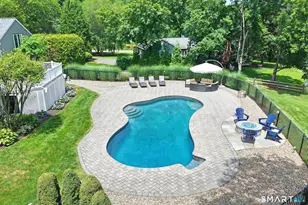 10 Doe Hollow Dr, Trumbull, CT 06611 - Photo 4