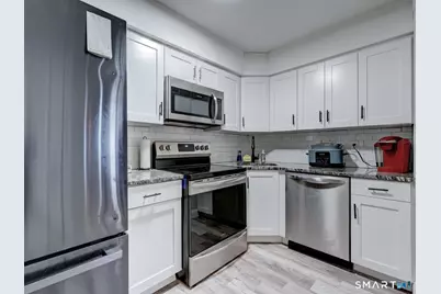 11 Concorde Way #B2, Windsor Locks, CT 06096 - Photo 10