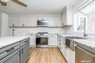 678 Bartholomew Rd, Middletown, CT 06457 - Photo 4