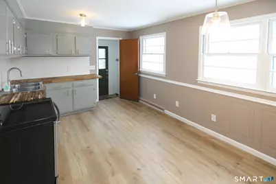 202 Reed Avenue, Windsor Locks, CT 06096 - Photo 4