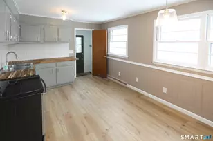 202 Reed Ave, Windsor Locks, CT 06096 - Photo 4