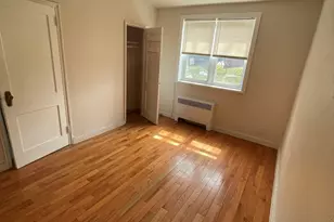 305 Parrott Ave, Bridgeport, CT 06606 - Photo 8