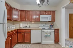 40 Hickory Hill, Southington, CT 06489 - Photo 10