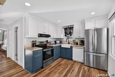 122 Shawmut Avenue, North Haven, CT 06473 - Photo 16