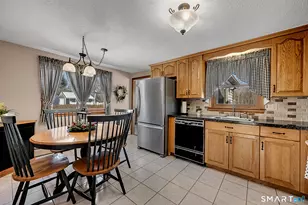 102 Winslow Dr, Newington, CT 06111 - Photo 4