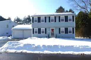 7 Blue Bell Ln, Middletown, CT 06457 - Photo 1