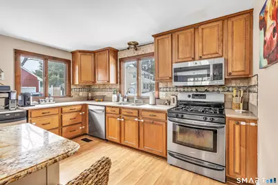 699 Daniels Farm Road, Trumbull, CT 06611 - Photo 6