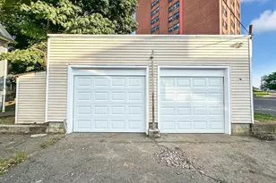 277 Maplewood Ave, Bridgeport, CT 06605 - Photo 20