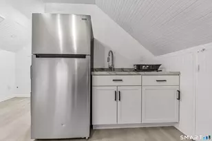 277 Maplewood Ave, Bridgeport, CT 06605 - Photo 16