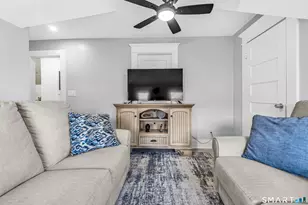 277 Maplewood Ave, Bridgeport, CT 06605 - Photo 4