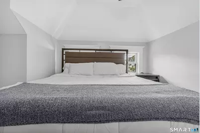 277 Maplewood Avenue, Bridgeport, CT 06605 - Photo 8