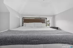 277 Maplewood Ave, Bridgeport, CT 06605 - Photo 8