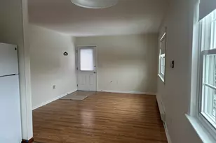 18 Brighton St, Danbury, CT 06811 - Photo 2