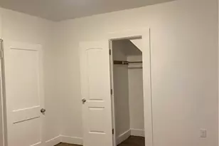 31 Winthrop St, Meriden, CT 06451 - Photo 12