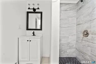 26 Mc Lean St, Hartford, CT 06114 - Photo 8