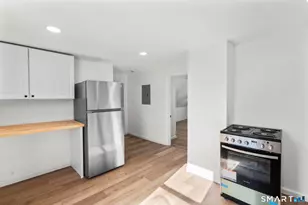 26 Mc Lean St, Hartford, CT 06114 - Photo 6