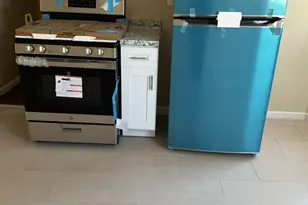 817 Albany Ave, Hartford, CT 06112 - Photo 18