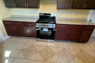 817 Albany Ave, Hartford, CT 06112 - Photo 10