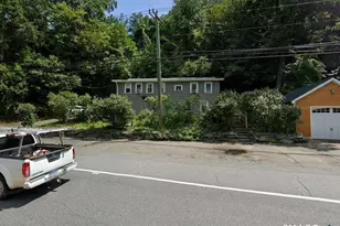 852 Danbury Rd, Wilton, CT 06897 - Photo 8