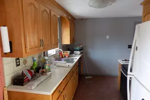 206 Burton St, Bristol, CT 06010 - Photo 4