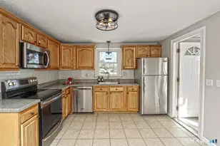 10 Hemingway Rd, North Haven, CT 06473 - Photo 4