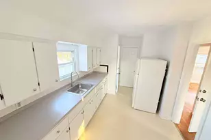 160 Oakland Pl, Stratford, CT 06615 - Photo 2