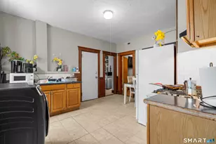 22 Webster St, Meriden, CT 06450 - Photo 6