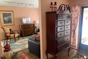 28 Cottonwood Dr, Avon, CT 06001 - Photo 2