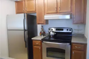 31 Westwood Dr, Stamford, CT 06902 - Photo 6