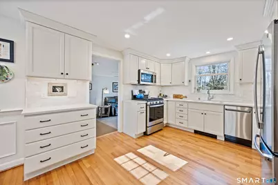 18 Ledgewood Drive, Farmington, CT 06032 - Photo 2