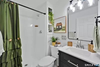 78 Landing Circle #78, Suffield, CT 06078 - Photo 2