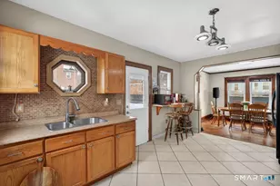 330 Hillside Ave, Hartford, CT 06106 - Photo 8