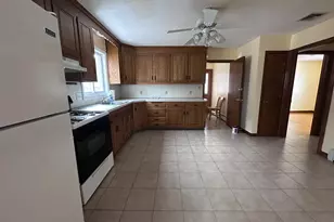 61 Newbury St, Hartford, CT 06114 - Photo 4