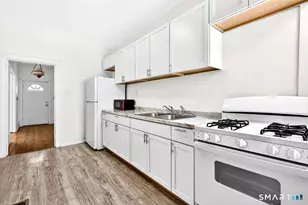 408 East Ave, Bridgeport, CT 06610 - Photo 8